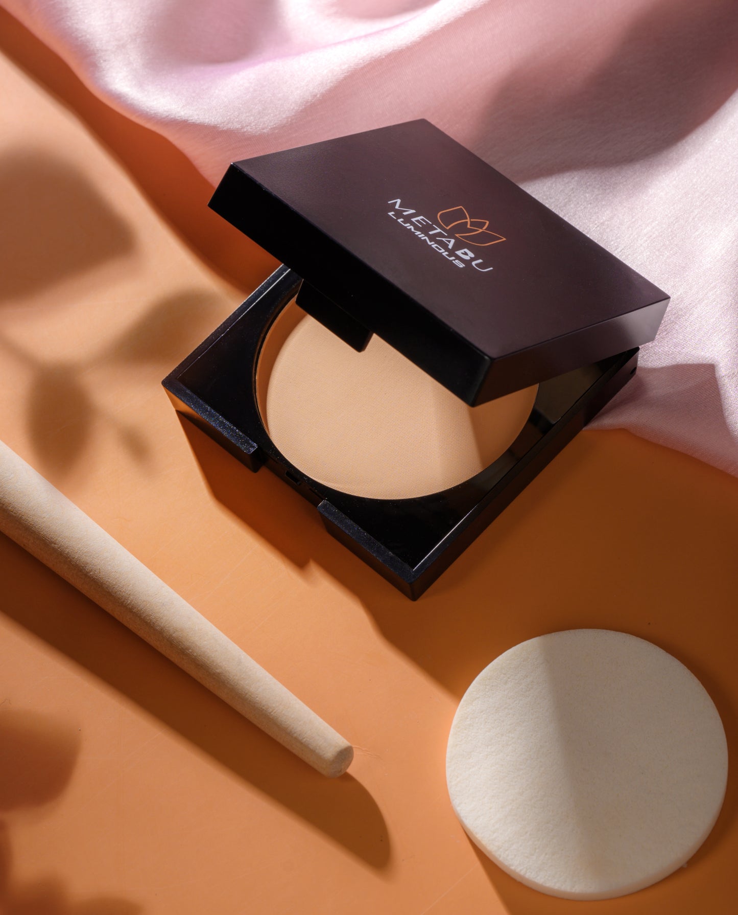 METABU Luminous Compact Powder, Absorbs Oil, Long lasting, Enriched with SPF 25, Matte Finish, 8g